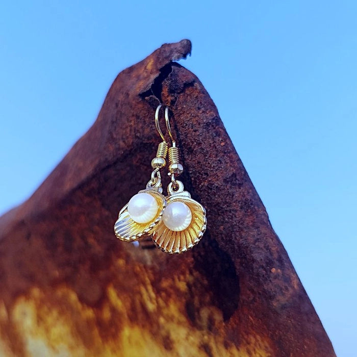 Pearl shell earrings