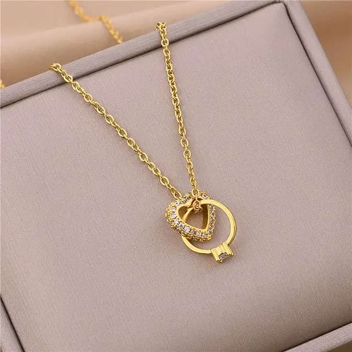 Golden Interlock Heart Ring Artificial Necklace Jewelry