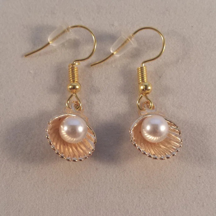 Pearl shell earrings