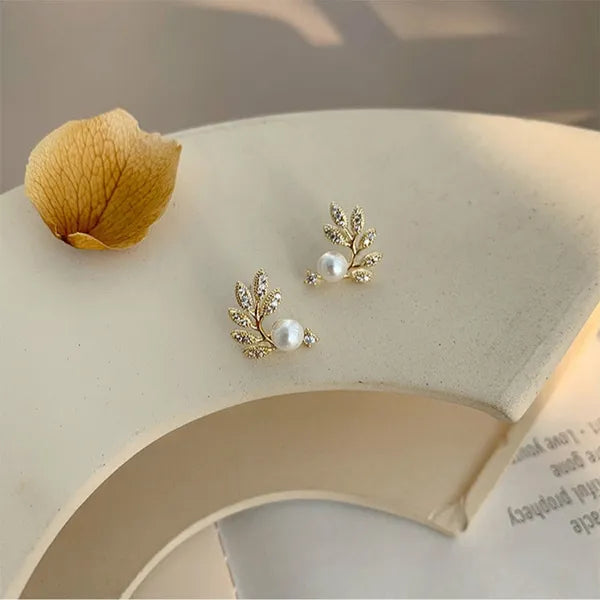 Leaf ear studs for women