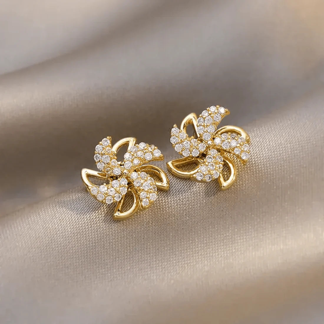 Golden spiner Korean earring