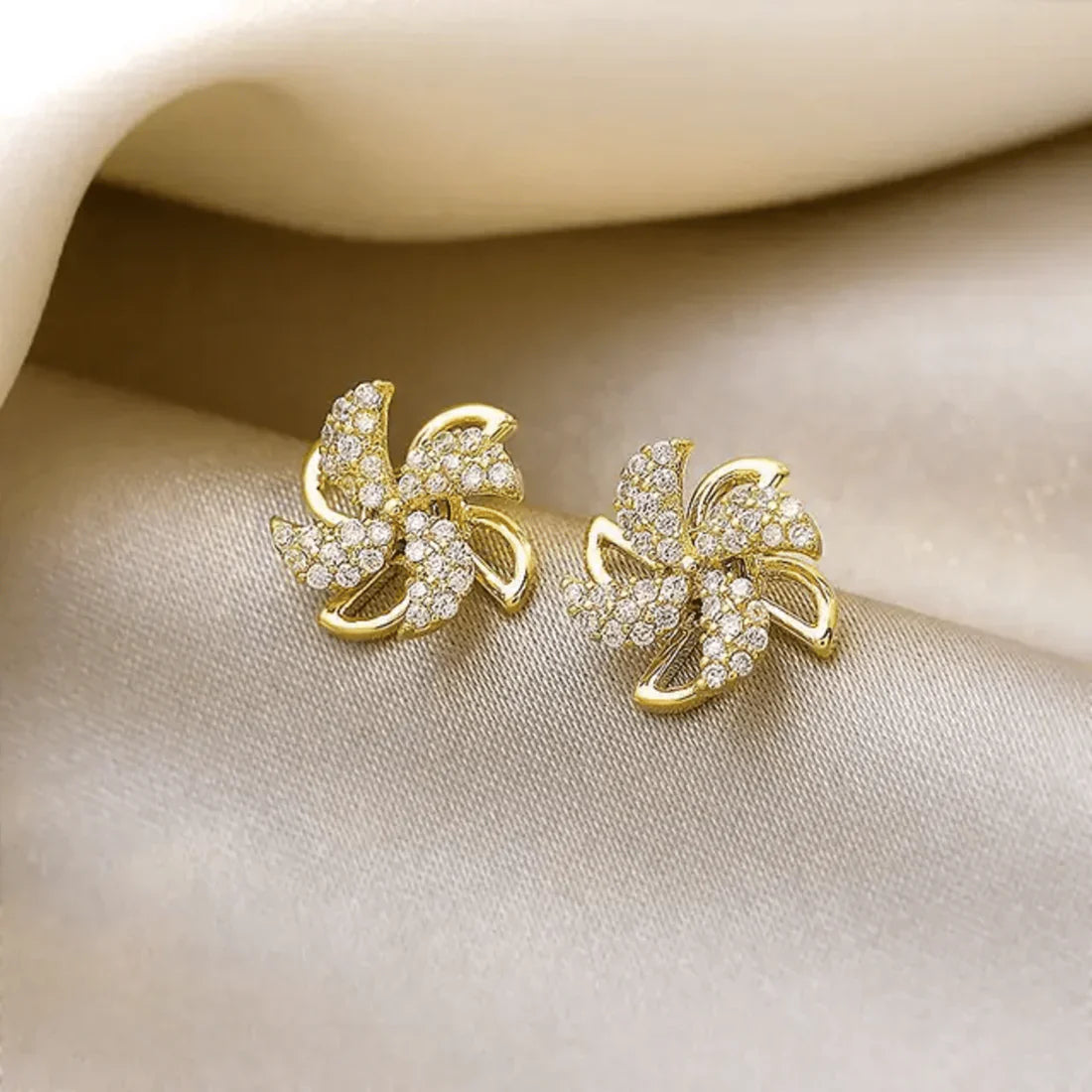 Golden spiner Korean earring