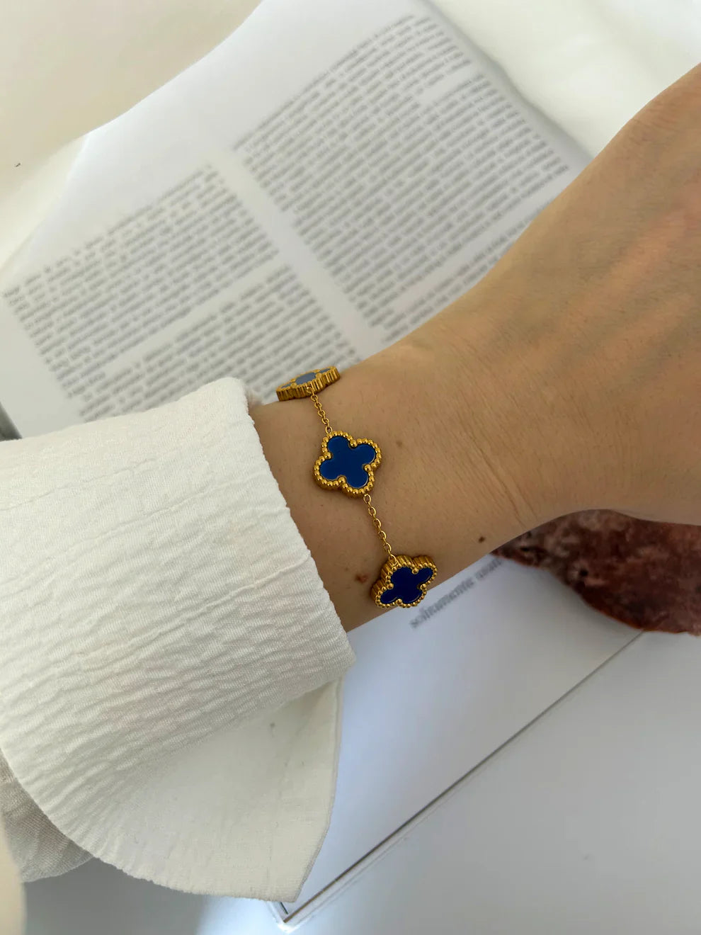 Flower Design Anti Tarnish Clover blue  Bracelet