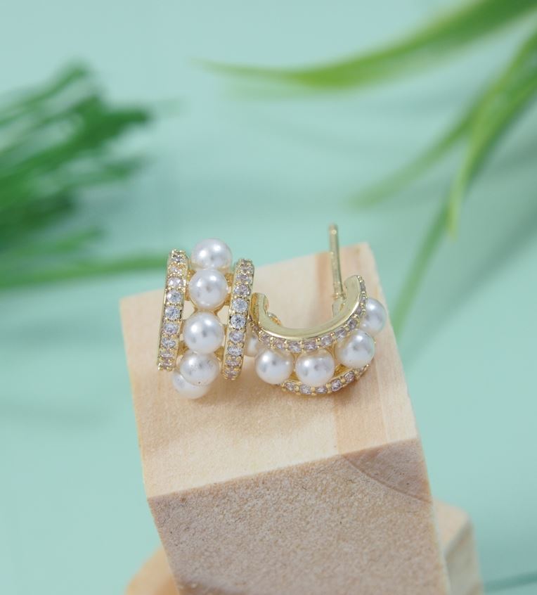 Korean Half Hoop Pearl Stud Earring - KRNER 5361