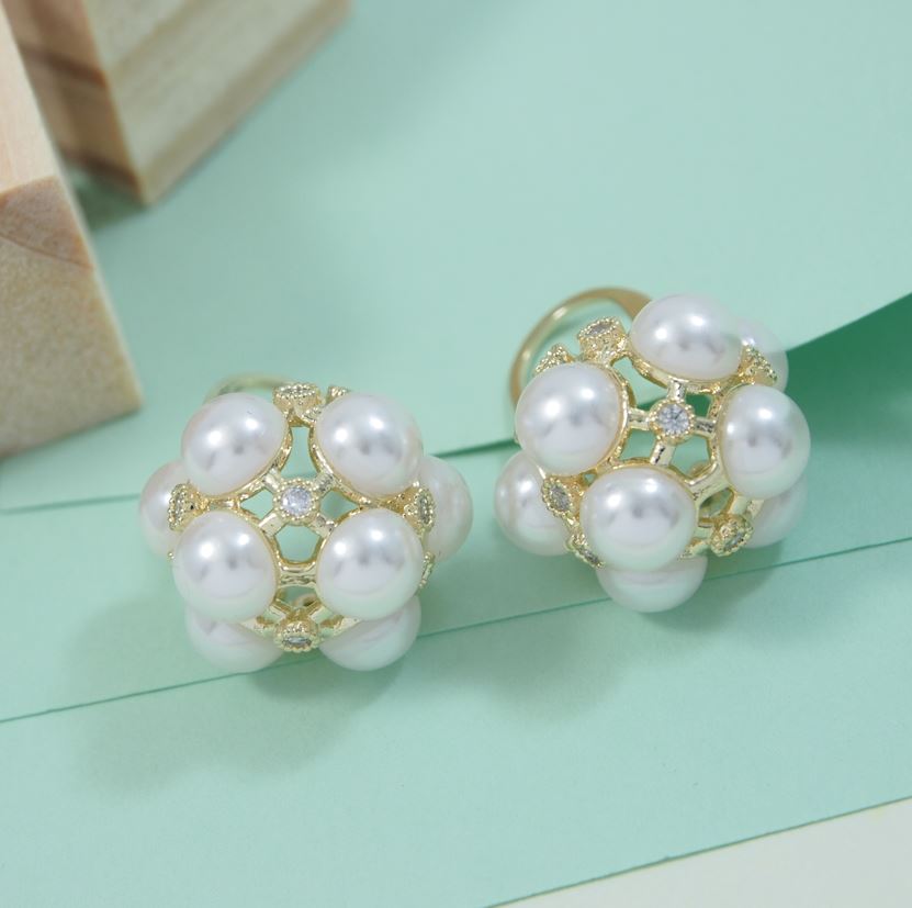 Korean Elegant White Pearl Stud Earring - KRNER 5362