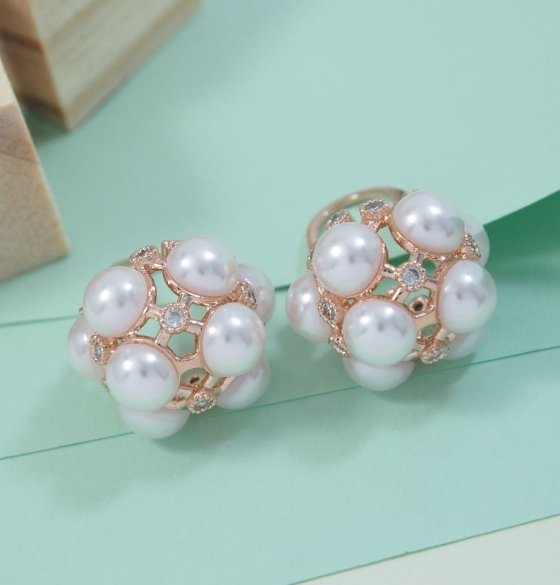 Korean Elegant White Pearl Stud Earring - KRNER 5362