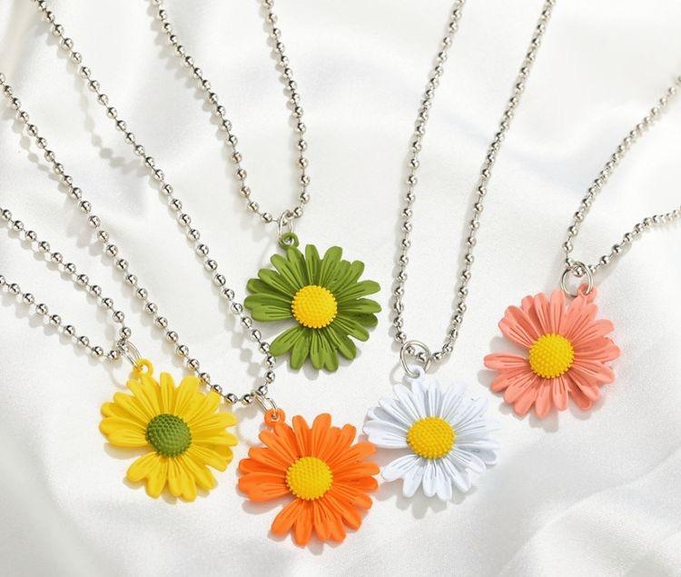 Beautiful  flower neck chain