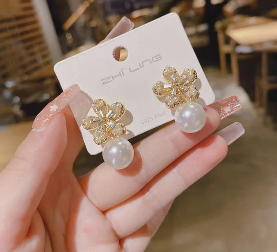 Crystal Flower Shape Korean earring