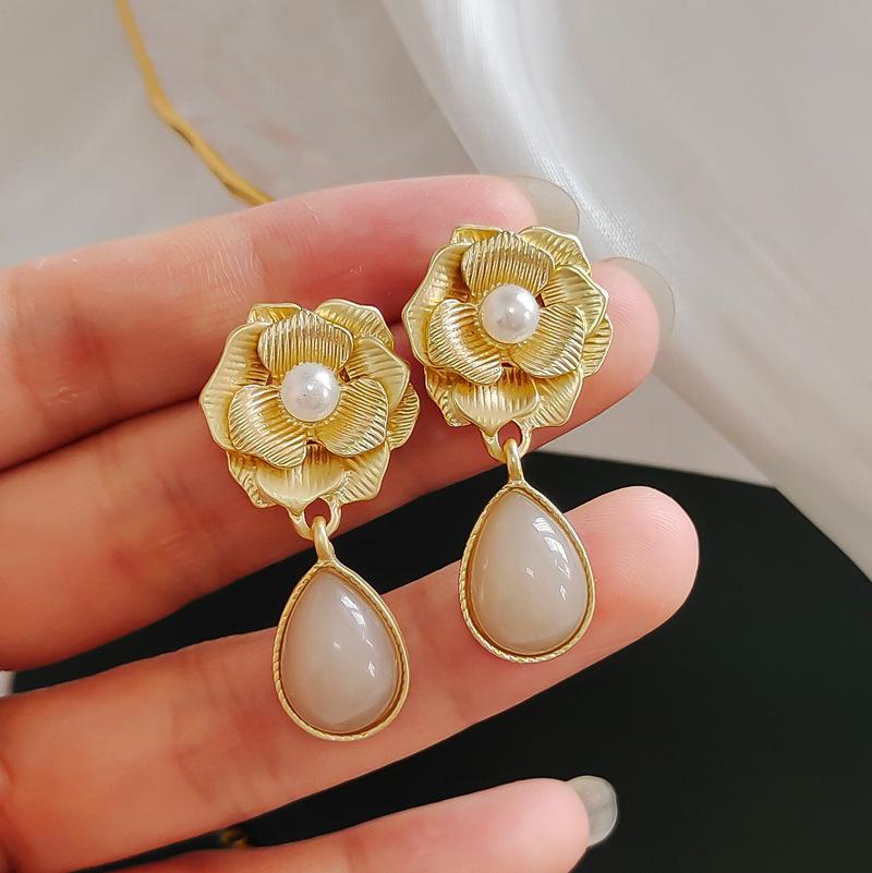 Flower and Pearl Earrings for women