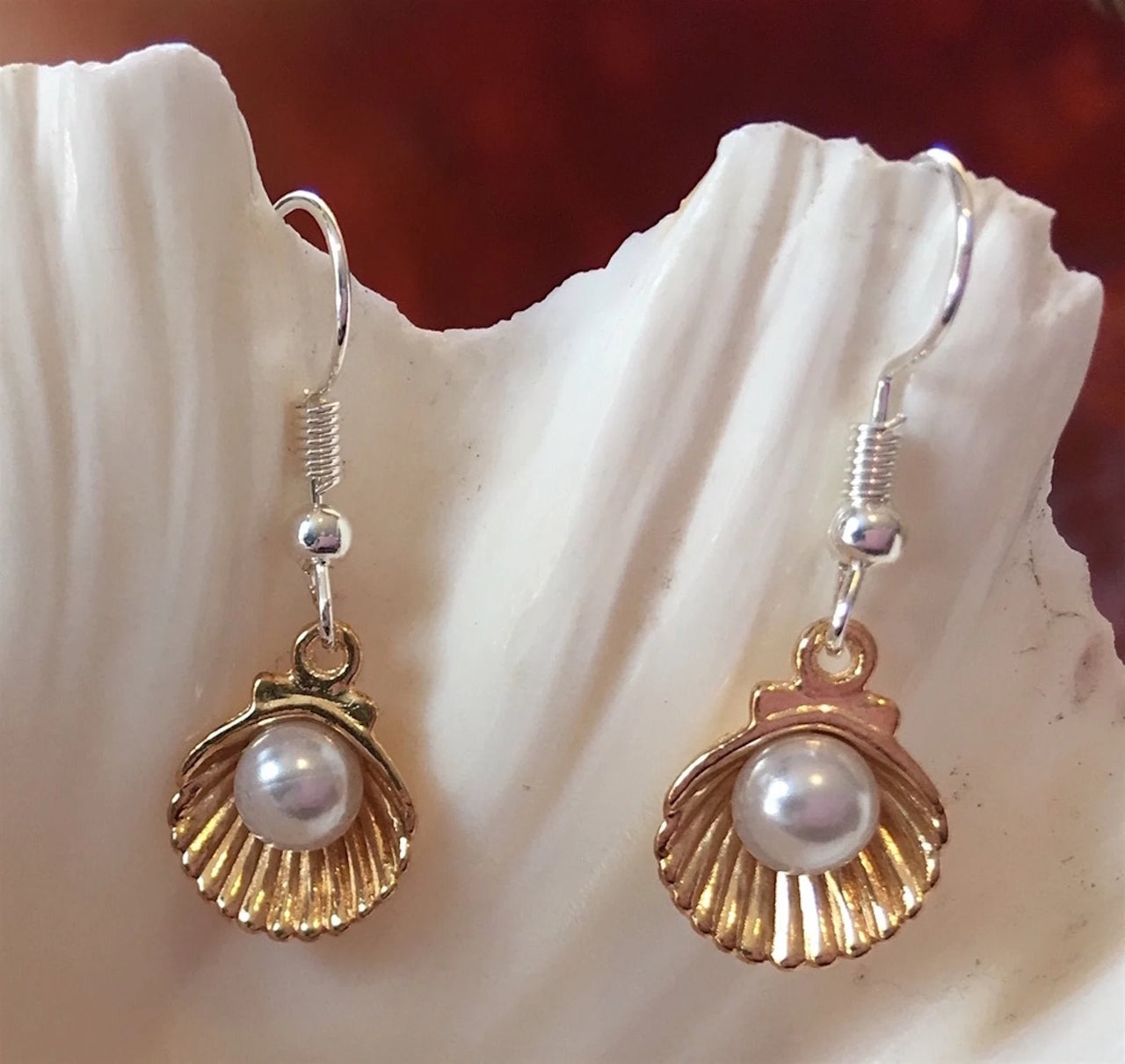 Pearl shell earrings