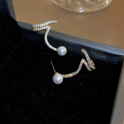 Golden Twisted Korean Ear Stud