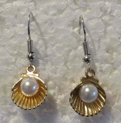 Pearl shell earrings